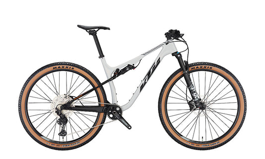 KTM - SCARP ELITE   M/43 metallic white (black+orange) PRICE REDUCED DUE TO SLIGHT MARK ON FRAME